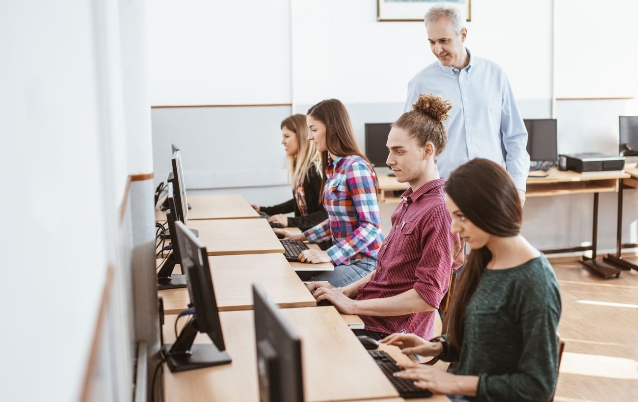 У Києві відкрили безкоштовний набір на інженерну програму Ukraine Innovation and Engineering Lab
