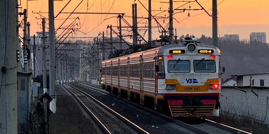 Через масовану атаку РФ у Києві зупиняли рух Kyiv City Express, пасажирів попередили про затримки