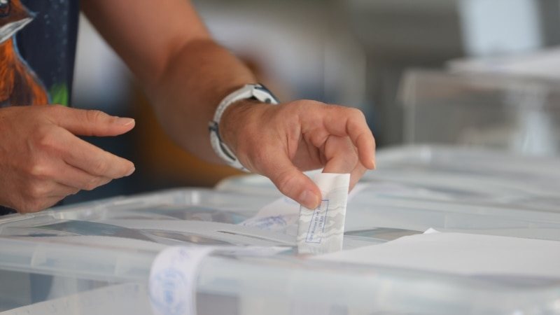 У Болгарії на президентських виборах попередньо лідирує Іліяна Йотова