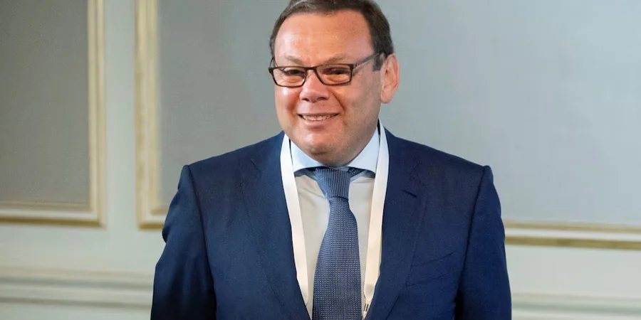 ЄС виключив Усманова і Фрідмана із санкційного списку та продовжив обмеження на три роки