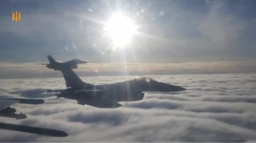 Український F-16 вперше збив російський винищувач у повітряному бою — генерал США