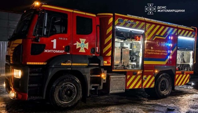 Нічна атака дронів пошкодила енергооб'єкт, амбулаторію та підприємство на Житомирщині