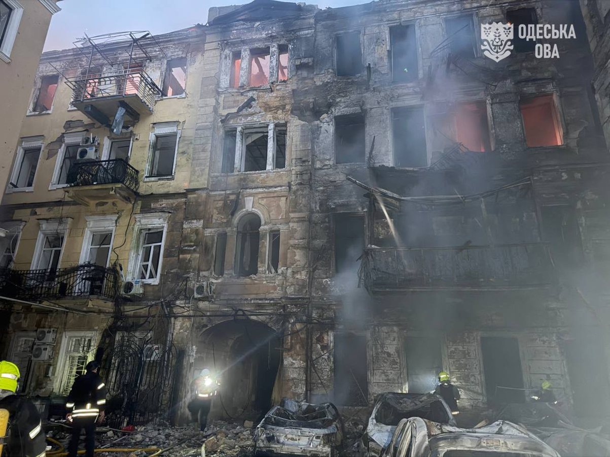 Зеленський після удару по Одесі знову закликав посилити ППО України