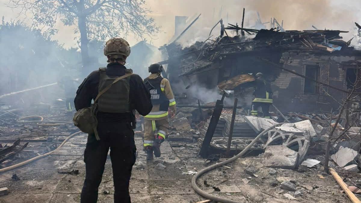 Росіяни вдарили по Слов'янську з «Смерчів»: загинув цивільний, ще один поранений