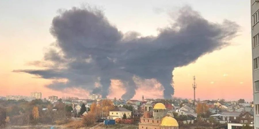 Дрони атакували Новокуйбишевський НПЗ у Самарській області, на заводі спалахнула пожежа