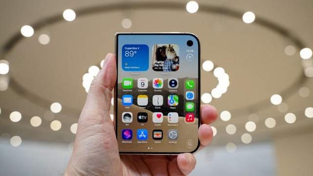 Apple тестує прототипи iPhone Duo 2 з підекранним Face ID