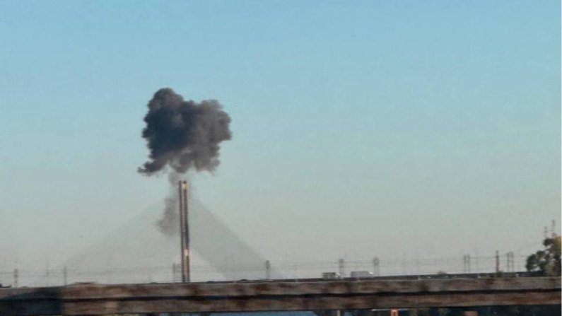 Росіяни знову вдарили по Південному мосту в Києві
