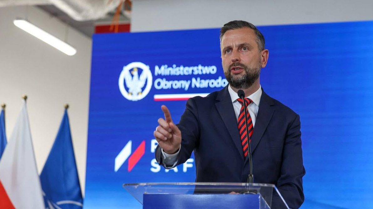 Міністр оборони Польщі знову заявив, що «під знаменом Бандери» Україна не вступить до ЄС