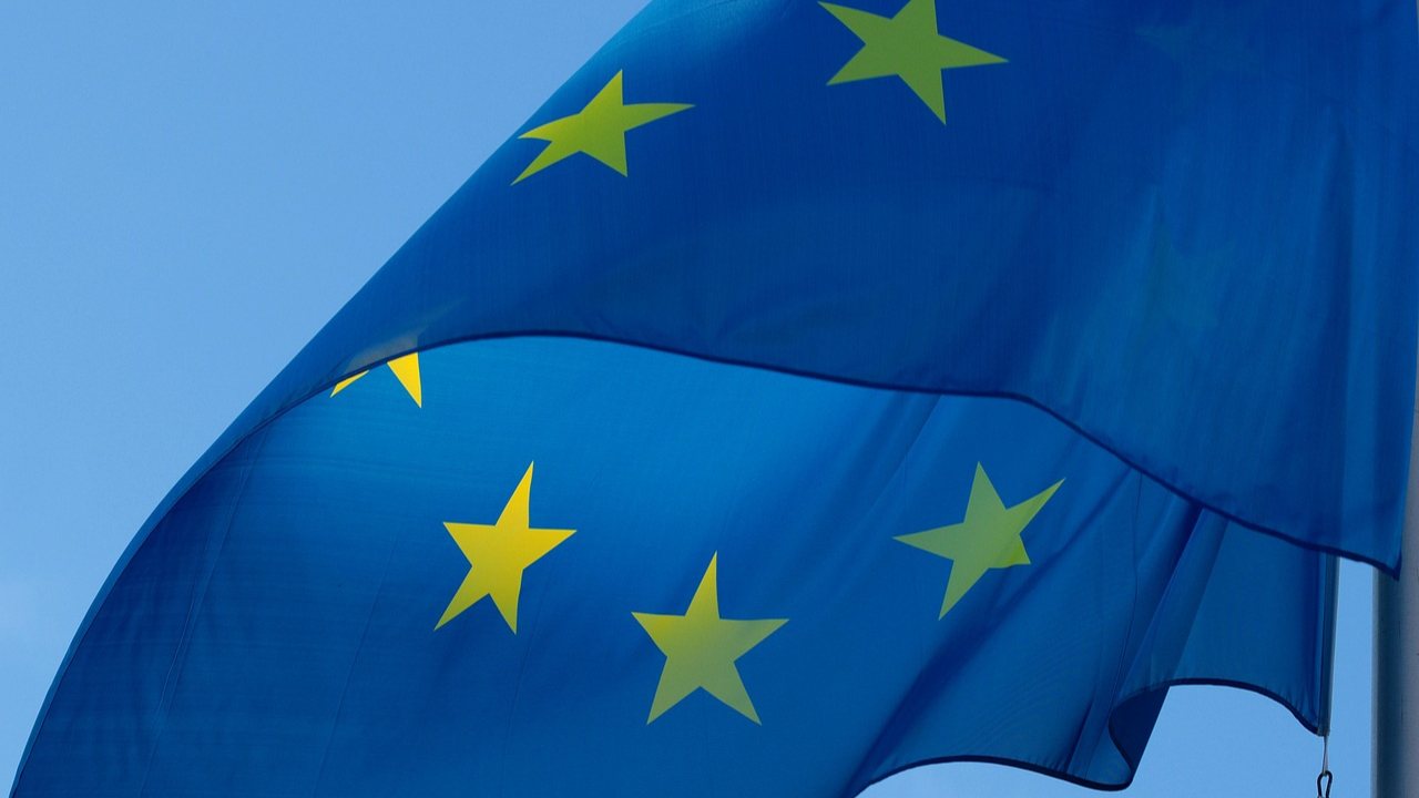 ЄС розглядає продовження санкцій на 36 місяців в обмін на вилучення Усманова та Фрідмана