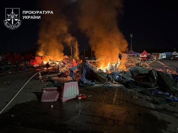 Російський дрон влучив у ринок «Столичний» на Київщині: двоє загиблих, близько десяти поранених