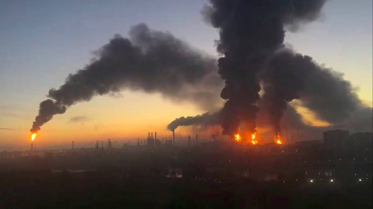 Московський НПЗ зупинив переробку нафти після атаки українських дронів