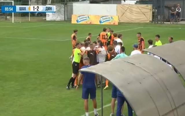 Масова бійка футболістів «Динамо» та «Шахтаря» у матчі U-19